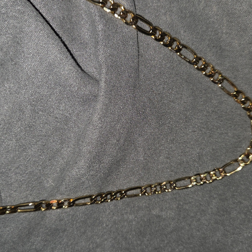 Elegant Gold Chain Necklace - Picture 9 of 16